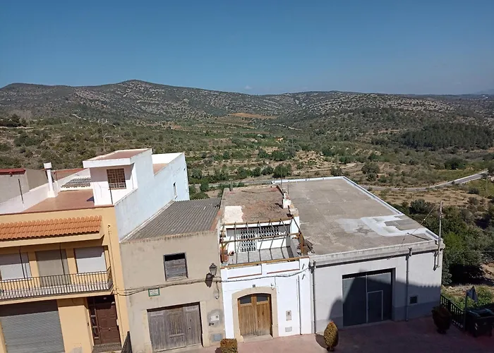 Tranquil And Spacious Townhouse In Historical And Picturesque Cervera Del Maestre
